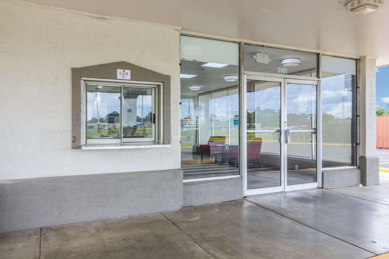 Motel 6 Groves, Tx Eksteriør billede